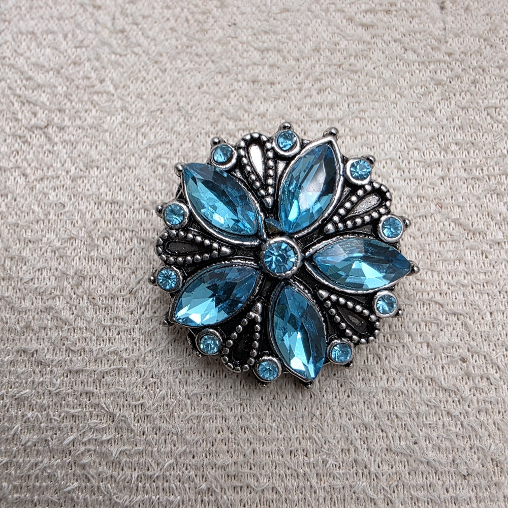 Elegant Blue Gemstone Snap Button Accent (1874)